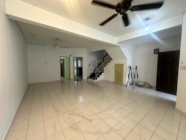 MURAH 2-Storey Seri Utama Kota Damansara 4 Rooms with Kitchen Cabinet 1