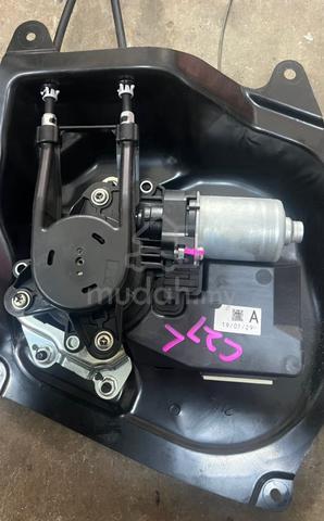 Nissan Serena C27 Power Door Motor With Cable Set - photo 3 of 6