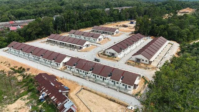 Perumahan tentera penjawat awam taman alamanda labok machang 4