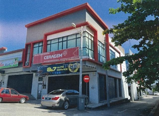 Freehold Corner Double Storey Shop Lot Batu Pahat 1