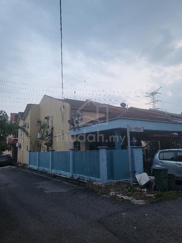 2 storey terrace house in serdang jaya. 1