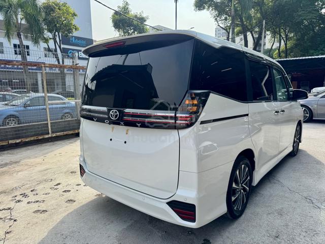 2023 Toyota VOXY 2.0 S-Z 3 LED 2Pd Free 8Year Wrty - 2