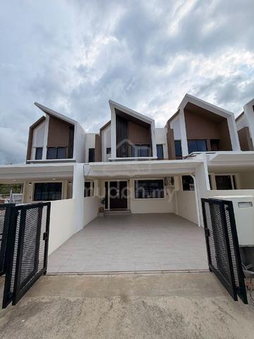 V24 2-Storey Terrace House 1