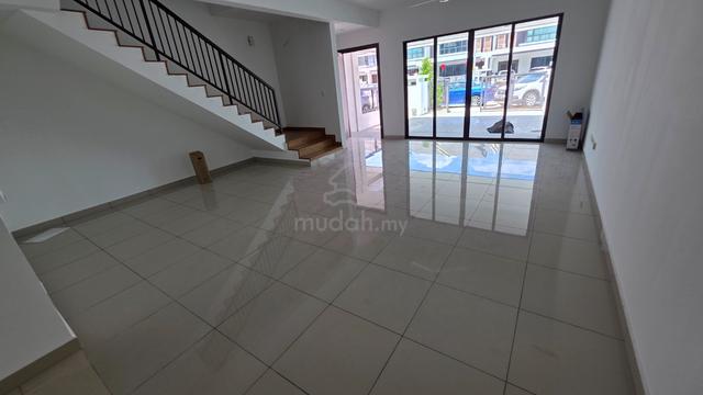 Brand New Unoccupied House at Athira Bandar Bukit Raja Klang For Rent 1