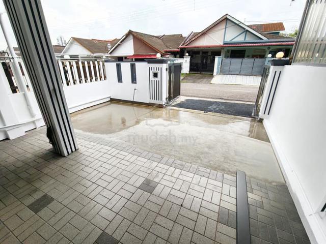 Single Storey House Jalan Molek 2/x Taman Molek Renovated New Paint 1