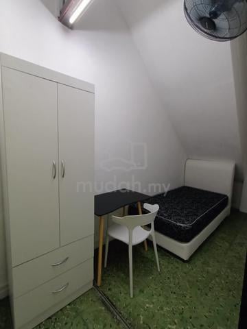(Available 1/8) Single Room @ Georgetown. Utilities & Aircond Included 1