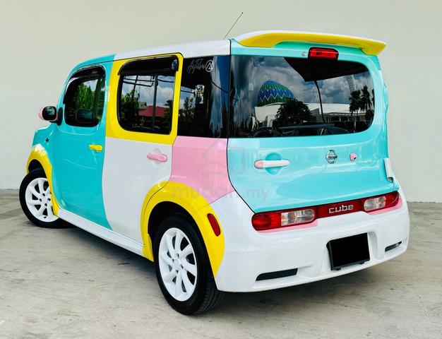 Nissan Cube 1.5 (A) Highly Distinctive Mini MPV - 2