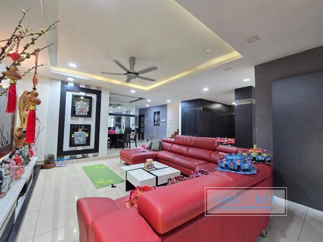 Bukit Tinggi 2.5 Storey Semi D Corner Renovated Move In Condition 1