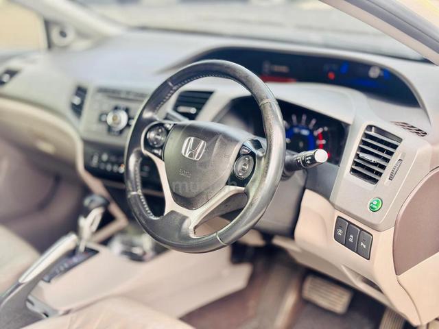 2013 Honda CIVIC 1.5 (HYBRID) (A) - 4