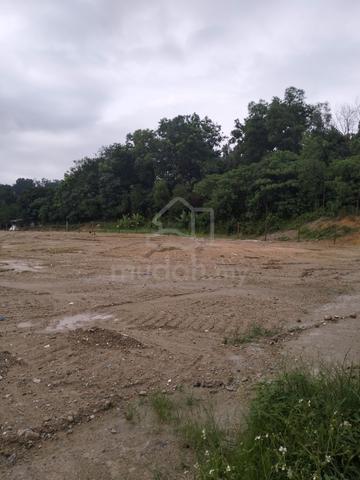 Flat agricultural land around 80k in BS 5 serdang for rent 1