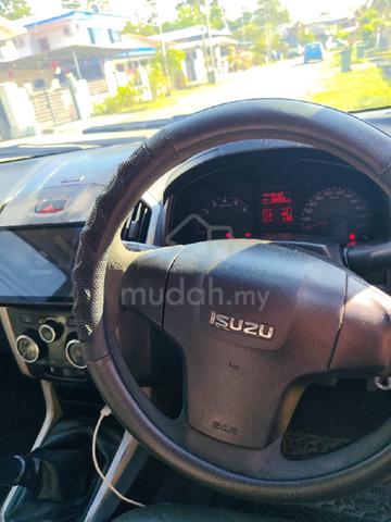 2017 Isuzu MU-X 2.5 4x4 FACELIFT (A) - 5