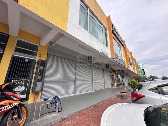 Pusat Perdagangan Hillpark Puncak Alam. Ground floor shop. Nego 1