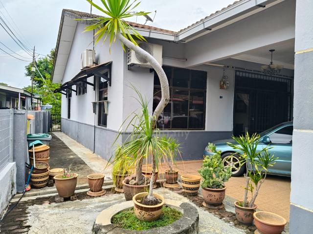 Teres end lot di Bukit Katil fully renovated 1
