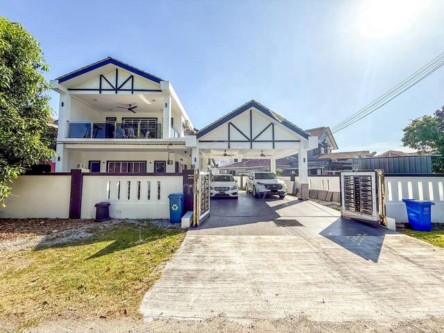 RENOVATED CORNER LOT Double Storey Jalan Platinum Seksyen 7 Shah Alam 1