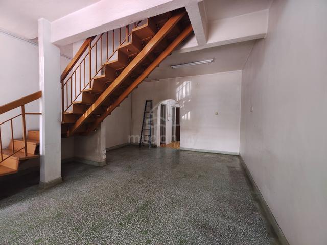 Low Cost 2 Storey House Taman Melur | 2R2B Near LRT 1