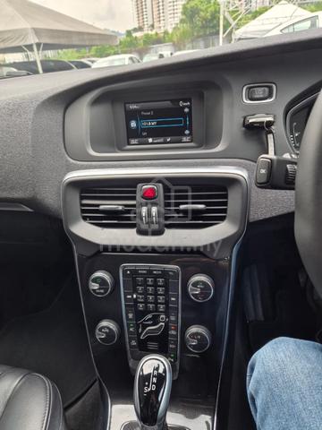 Volvo v40 2.0 Facelift - 5