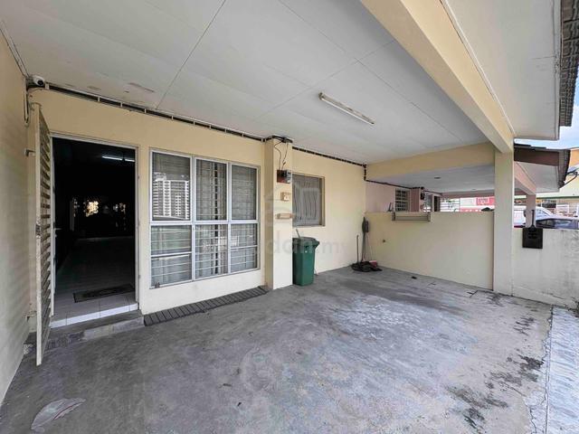 Townhouse macam landed ,Taman amansiara ,ground floor ,selayang, sale 1