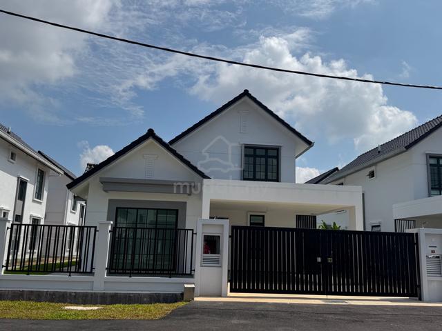 Banglo Murah 5 bilik 1.5 Tingkat Berhampiran Ayer Keroh Melaka 1