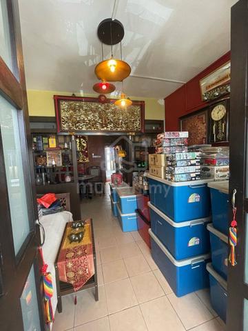 Putri Ria Apartment 5
