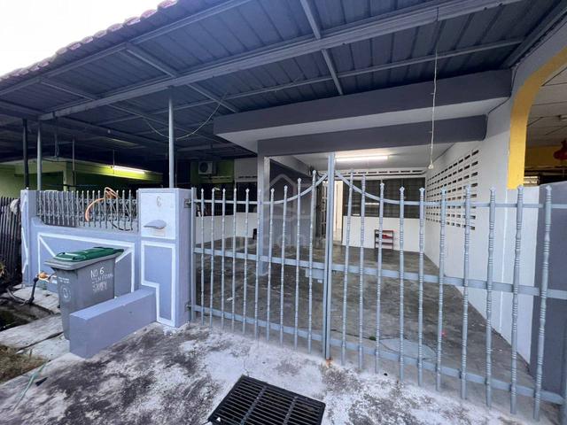Teres Taman Maju Parit Raja 1