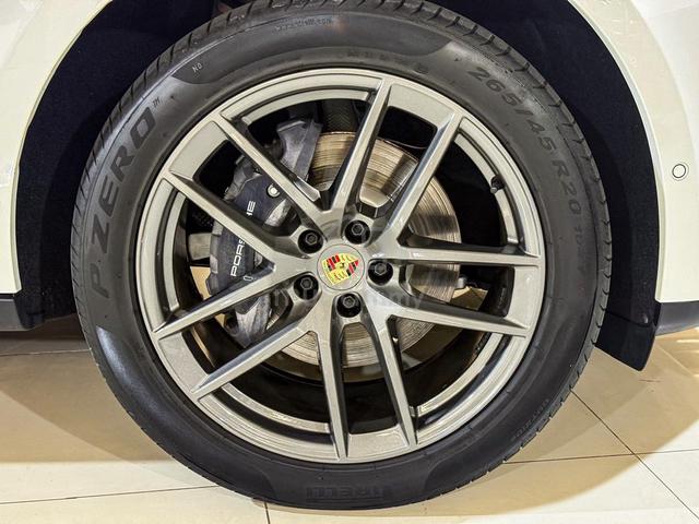 JPN CBU - 2023 Porsche MACAN 2.0 T FACELIFT - (A) - 4