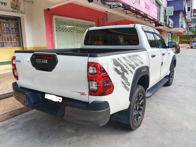 2024 Toyota HILUX 2.8 ROGUE (A) - 3