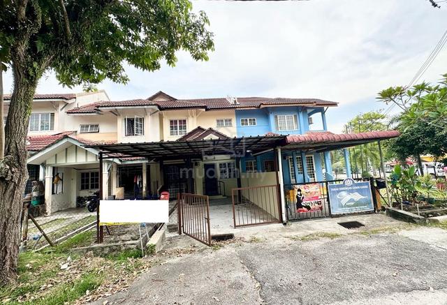 EXTRA LAND ! Double Storey Terrace Lorong Cakera Purnama, Puncak Alam 1