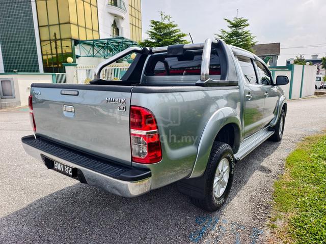 2014 Toyota HILUX Double CAB 2.5 G TURBO MT 1Owner - 4