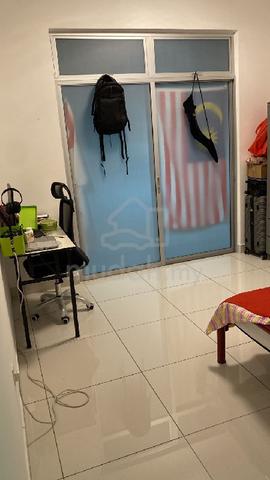 *1 Room* Middle Master Room with Attached Bathroom and Balcony 1