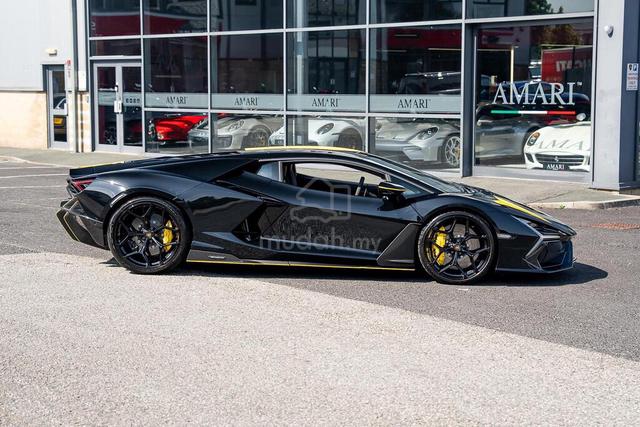 2025 Lamborghini REVUELTO 6.5 NEW CAR CONDITION - 3