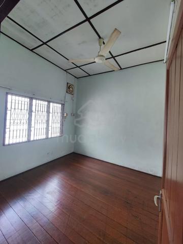 Room To let @ Jalan Beroga Klang Near Eng Ann 1