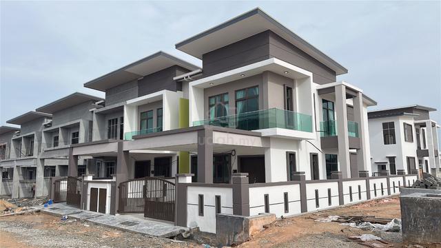 Freehold 22'x70' Double Storey Terrace House, Taman Merlimau Mutiara 1