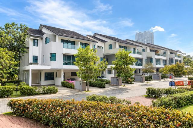 1.5 Sty End Lot Lower Floor FREEHOLD Townhouse Sunway SPK 3 Damansara 1