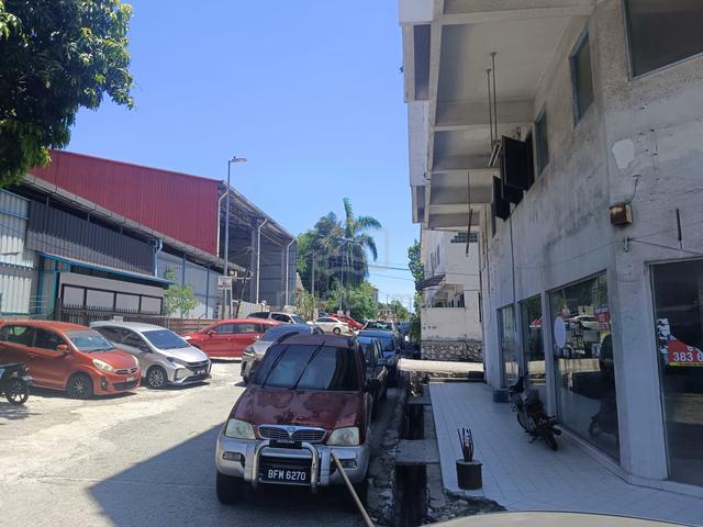 Taman Mutiara Raya  Taynton View Facing Main Road Corner Shop 1