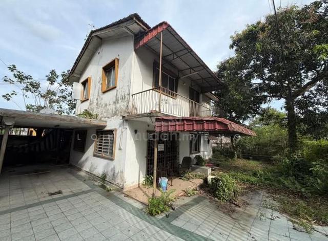 Bunglo Kampung Tarom Jalan Petri Johor Bahru 1