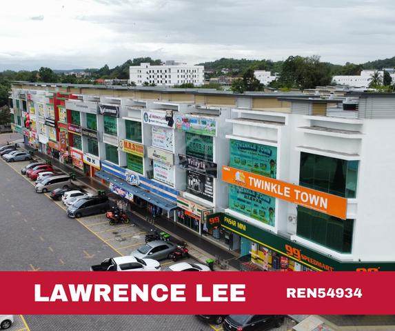 FACING MAINROAD Ground Floor Adjoining Aman Square FOR RENT 1