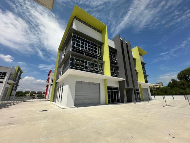 Puchong putra perdana Selangor 3 story semi d factory 1