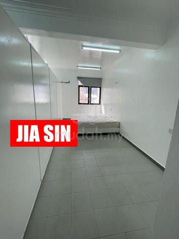 GOOD CONDITION Second Floor 1,970sqft Office for RENT @ Georgetown 1