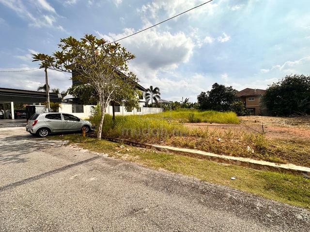 [5672 SQFT] Bungalow Lot Anggerik Garden Saujana Utama Sungai Buloh 1