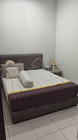 Master Room near lrt located at Subang Jaya!!! 1