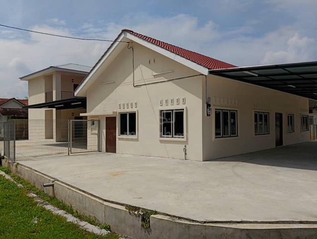 BIG ROOMs FEMALE💕 NEW BANGALOW😊 FURNISHED😊 3 KM to TAIPING TOWN 1