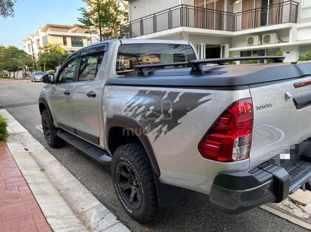 2020 Toyota HILUX 2.8 BLACK EDITION (A) - 2