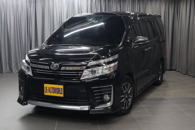 Reg 2021 Toyota VOXY ZS 2.0 (A) KIRAMEKI 2 - 2