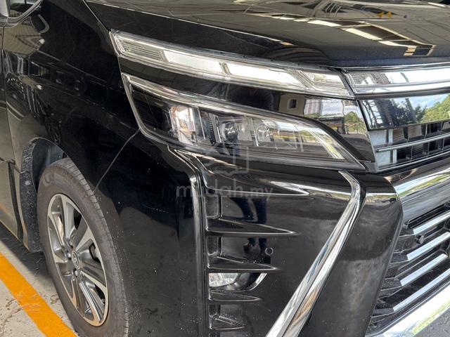2021 Toyota VOXY 2.0 ZS KIRAMEKI III (A) - 2