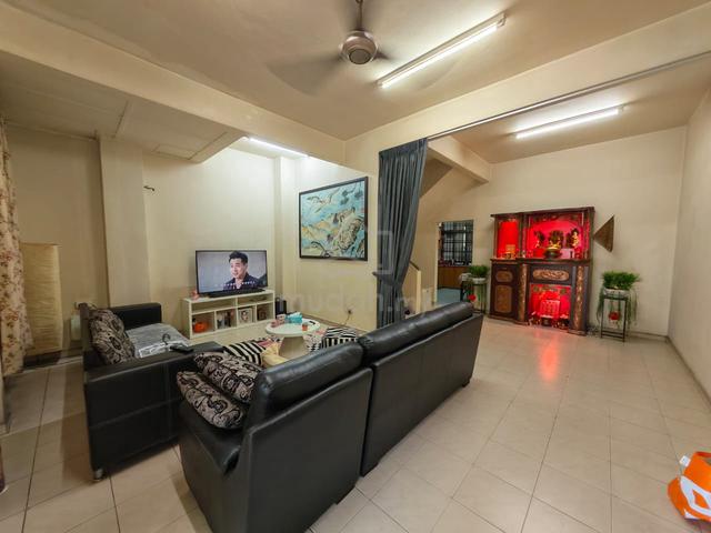 Desa Cemerlang Double Storey Terrace House 4bed Renovated Ulu Tiram 1