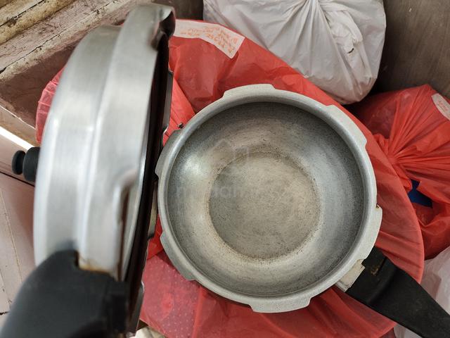 Pressure Cooker - photo 3 of 3