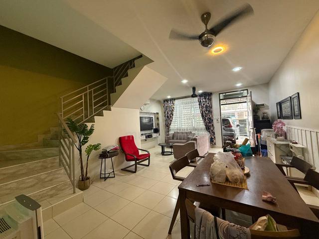 SCIENTEX SENAI JAYA - HOUSE GOOD CONDITION - BIG SIZE - BELOW MARKEt 1