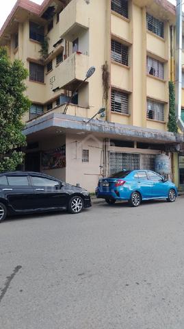 Pekan Menggatal 1