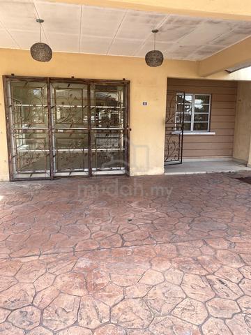 Master bedroom At Semi Detached House At Prima Saujana Kajang 1