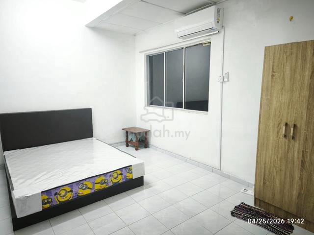 Town House at Taman Bukit Cheng melak 1